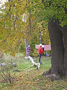Конечно, ещё было раздолье в лазании по всему подряд.