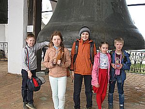 Конечно же, мы начали со звонницы Успенского собора. Другой такой звонницы в России, пожалуй, не найти.